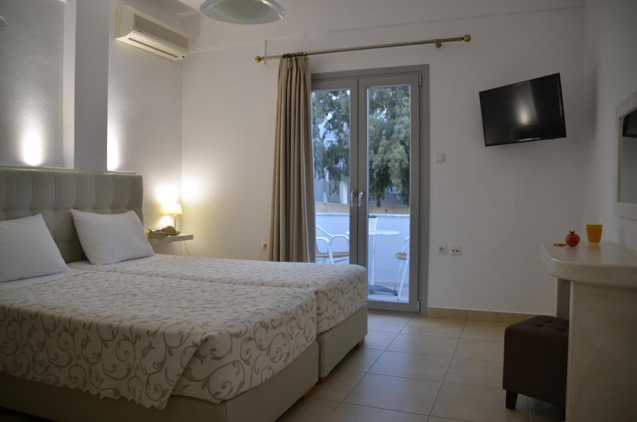 Niovi Hotel Фира Екстериор снимка