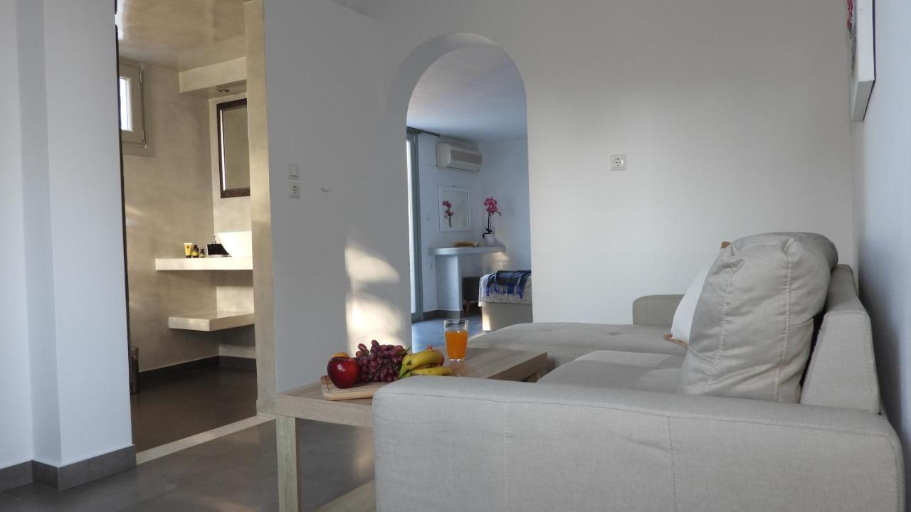 Niovi Hotel Фира Екстериор снимка