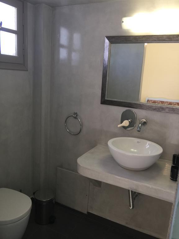 Niovi Hotel Фира Екстериор снимка